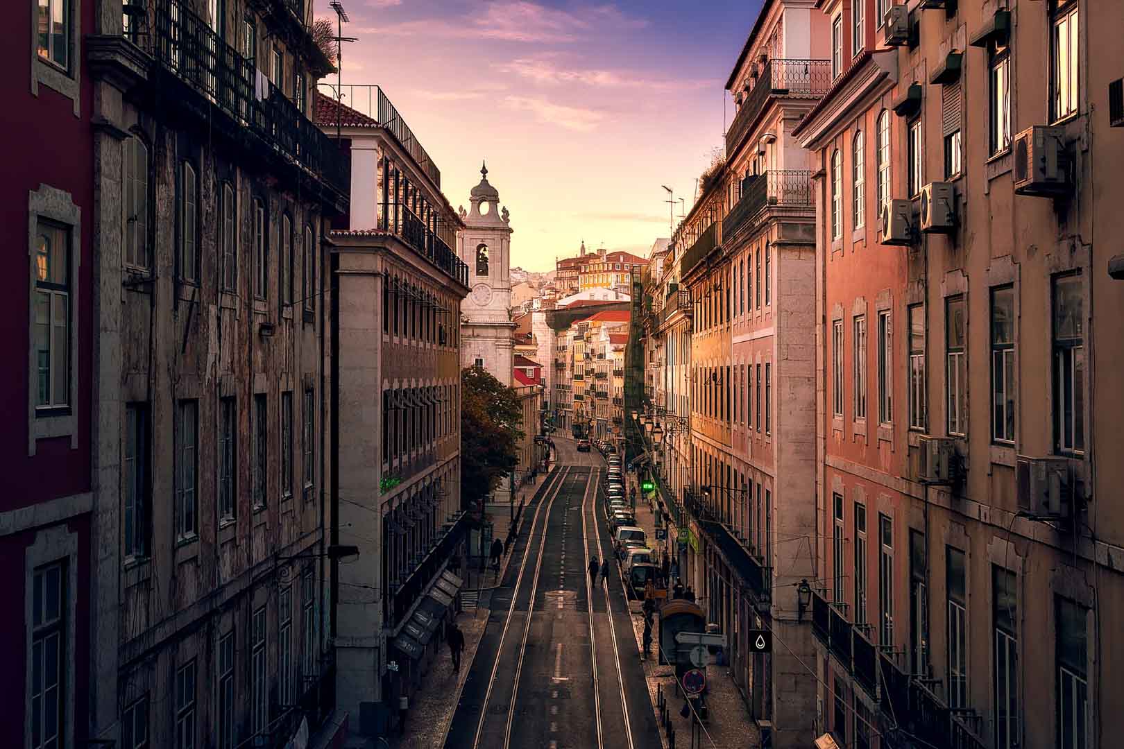 30 BEST Spots for Sunset in Lisbon – The Ultimate Lisbon Sunset Guide