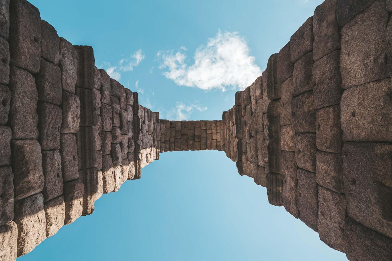 segovia aqueduct from below