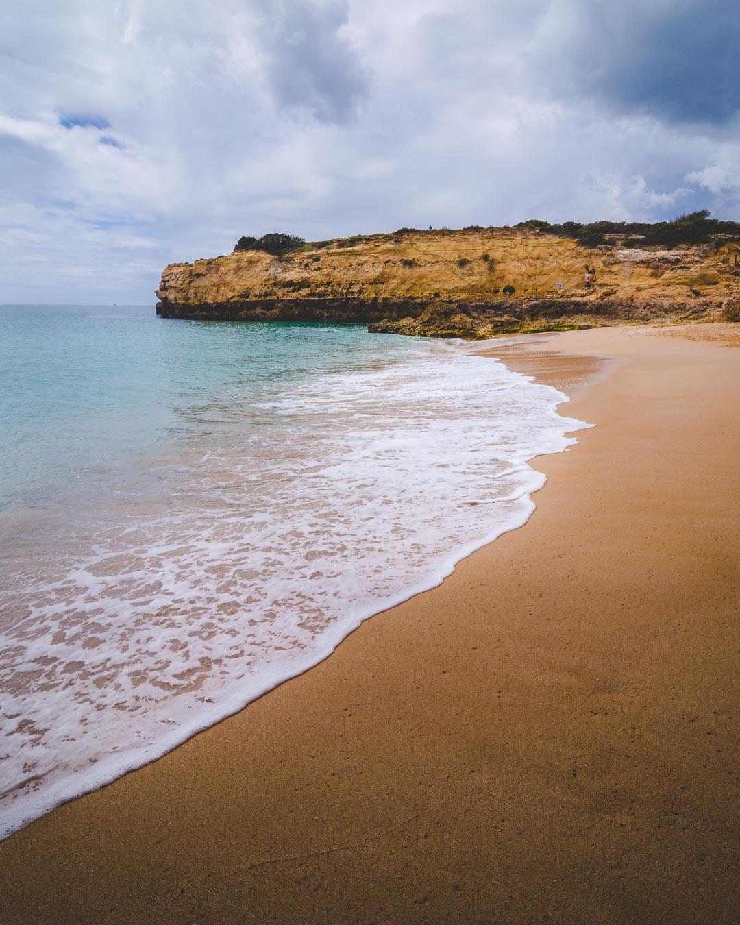 long sandbeach in albandeira