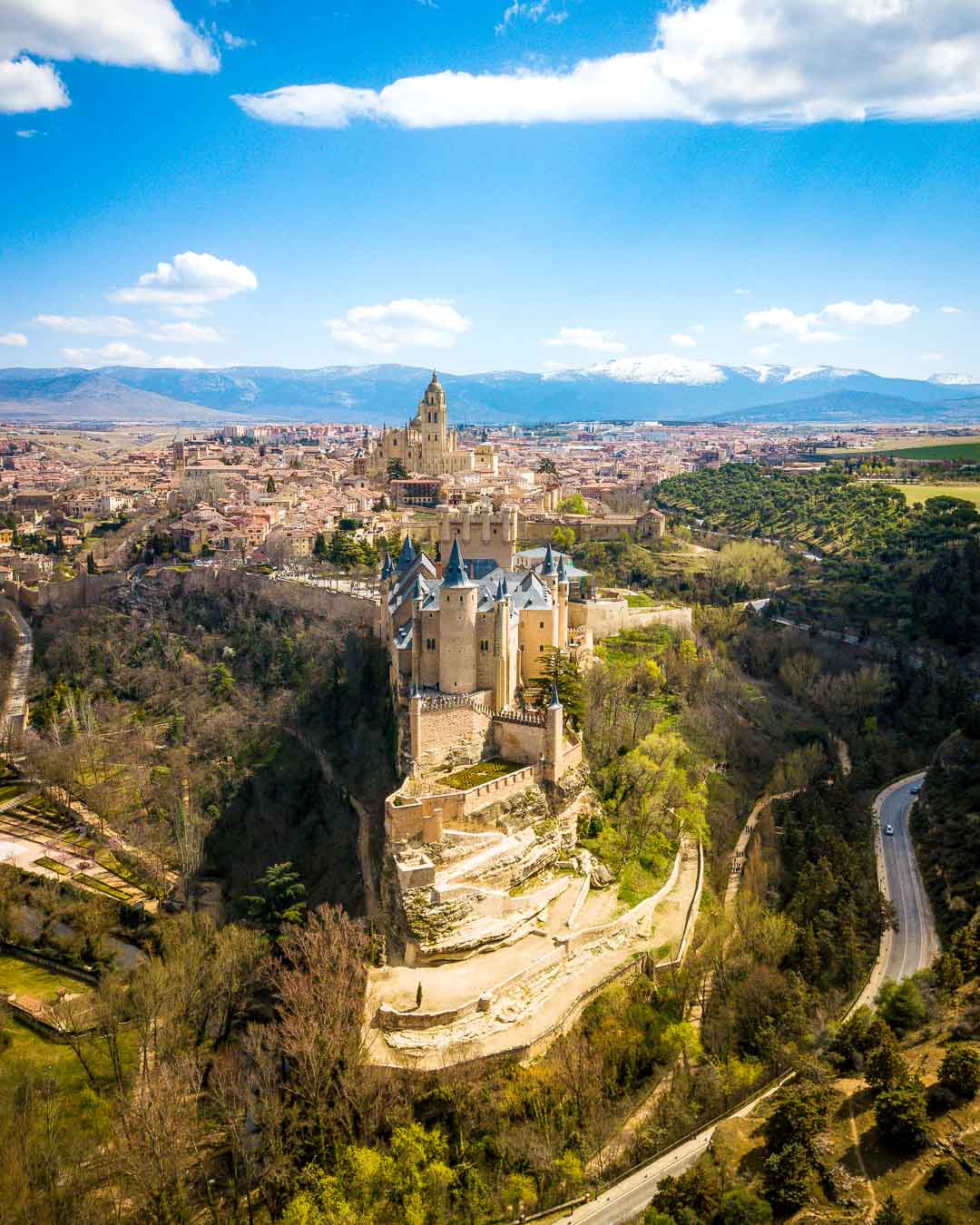 alcazar de segovia from the sky