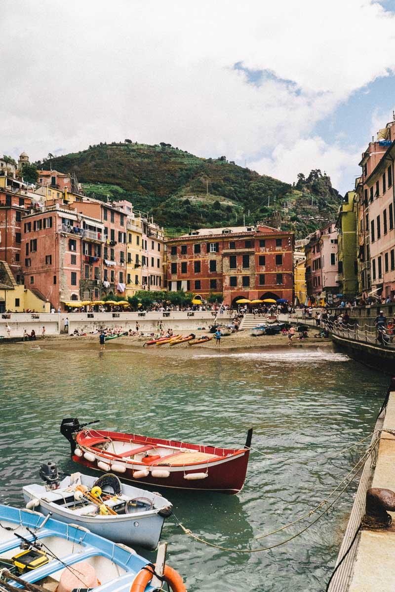 boats in vernazza for cinque terre private boat tours