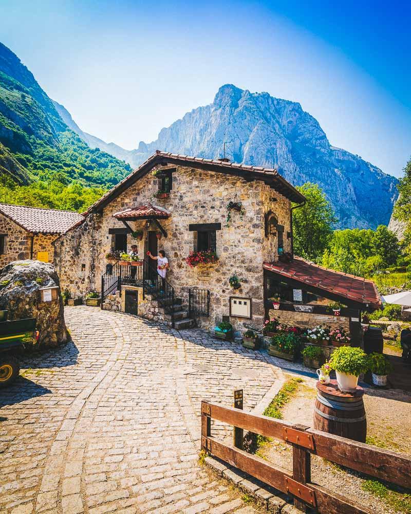 traditional house in bulnes asturias