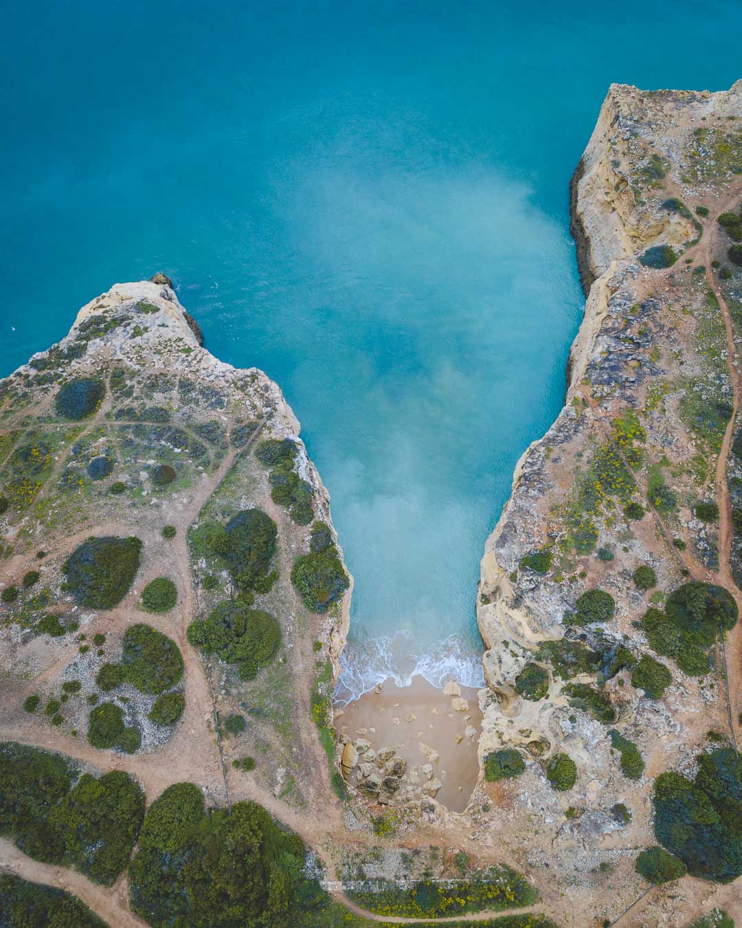 praia da cao raivoso from above