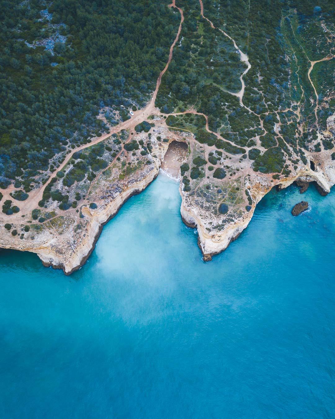 cao raivoso beach from above