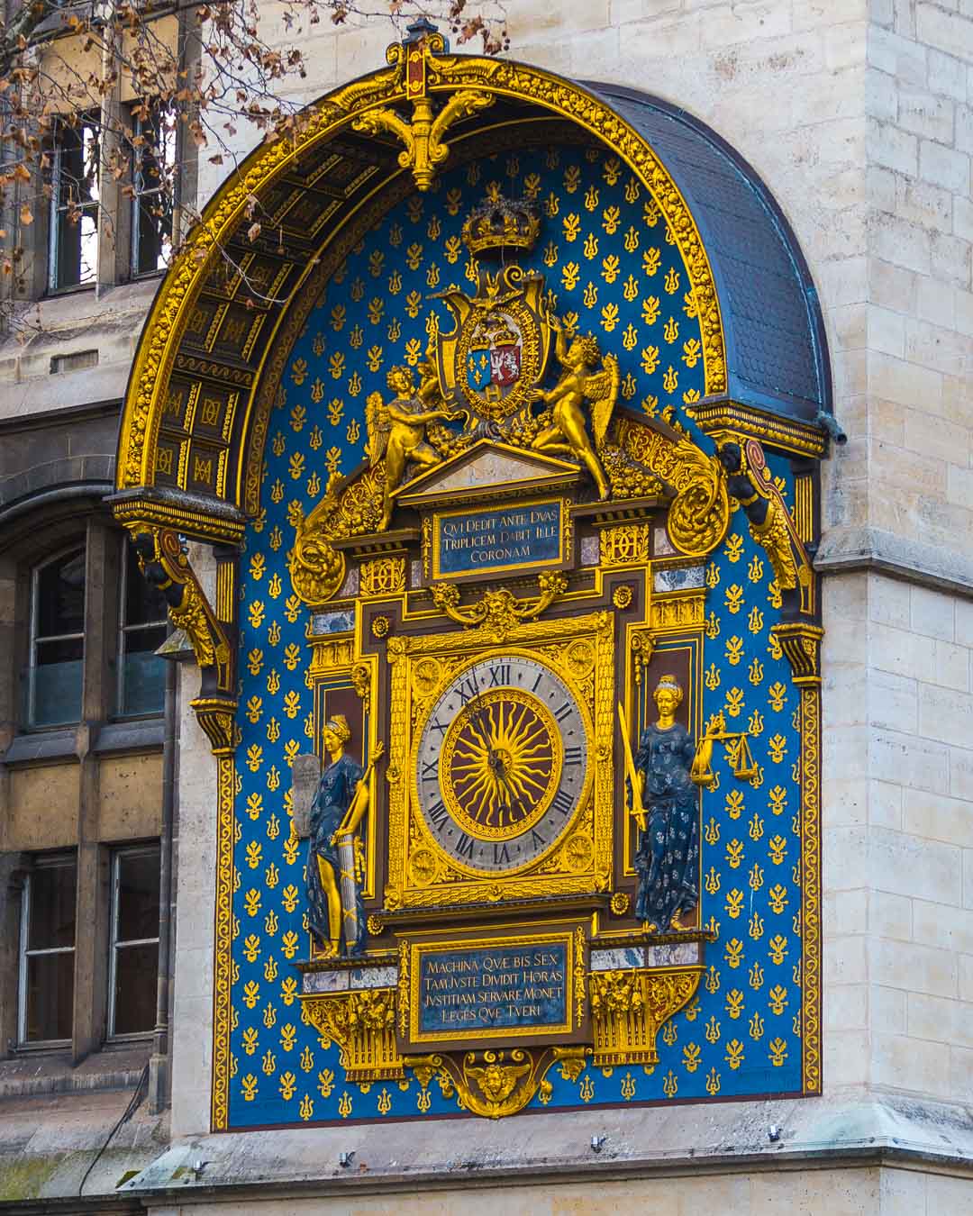 the clock of la conciergerie paris oldest clock