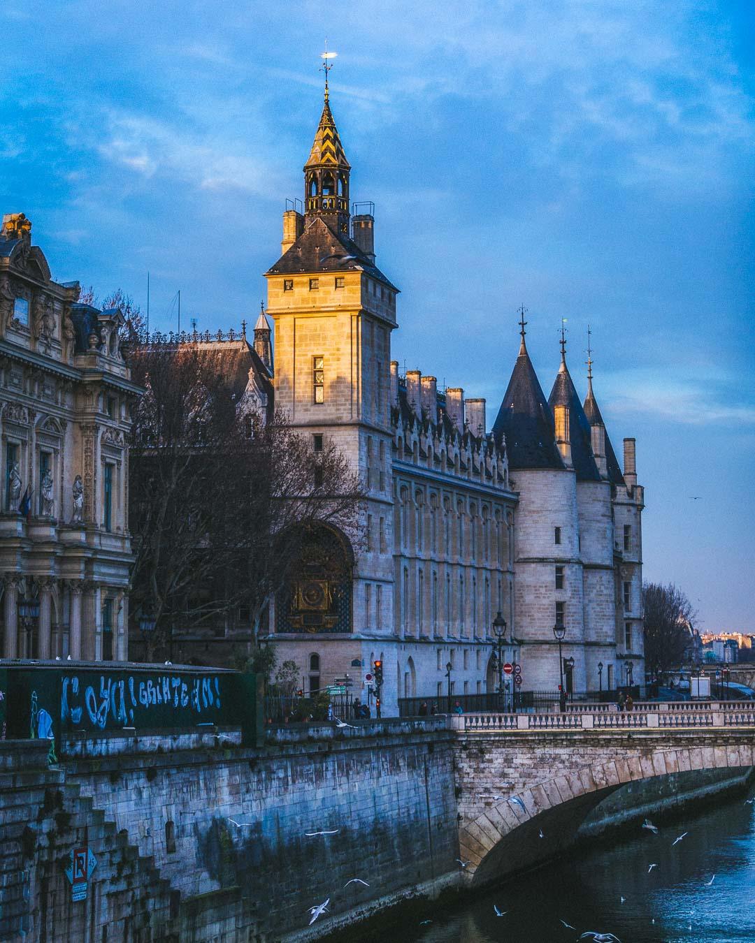 clock tower of la conciergerie