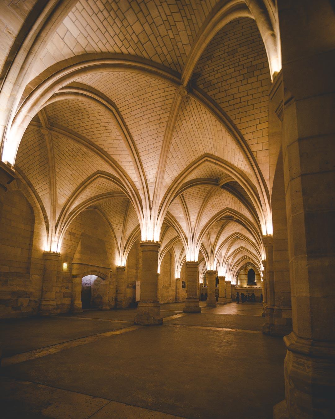 inside la conciergerie