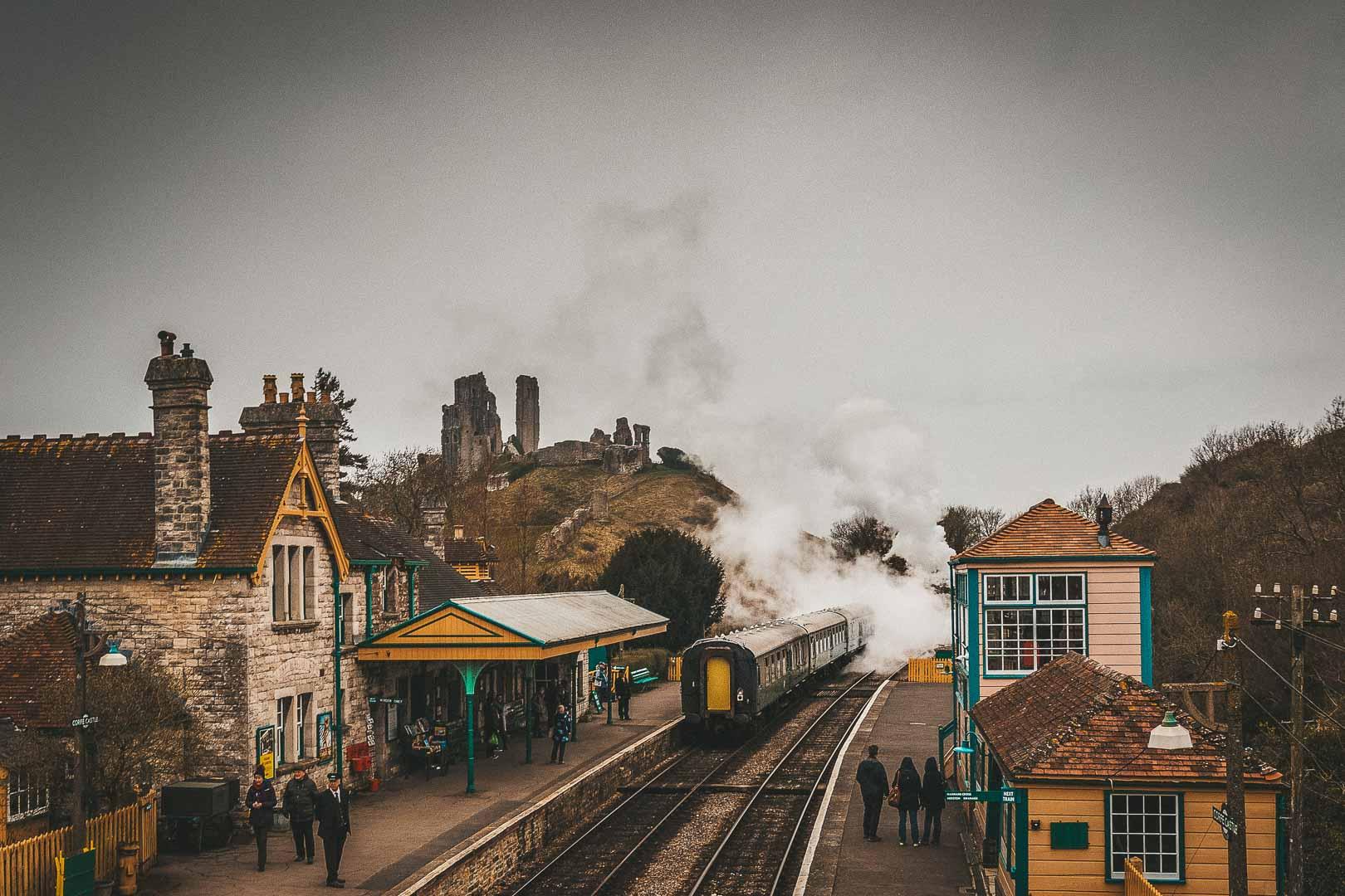 Corfe Castle – Step Back in Time in this Quaint Village of England