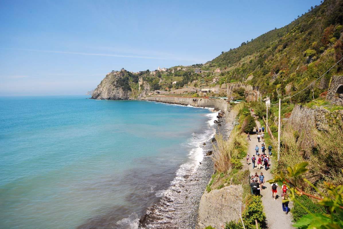 corniglia beach cinque terre