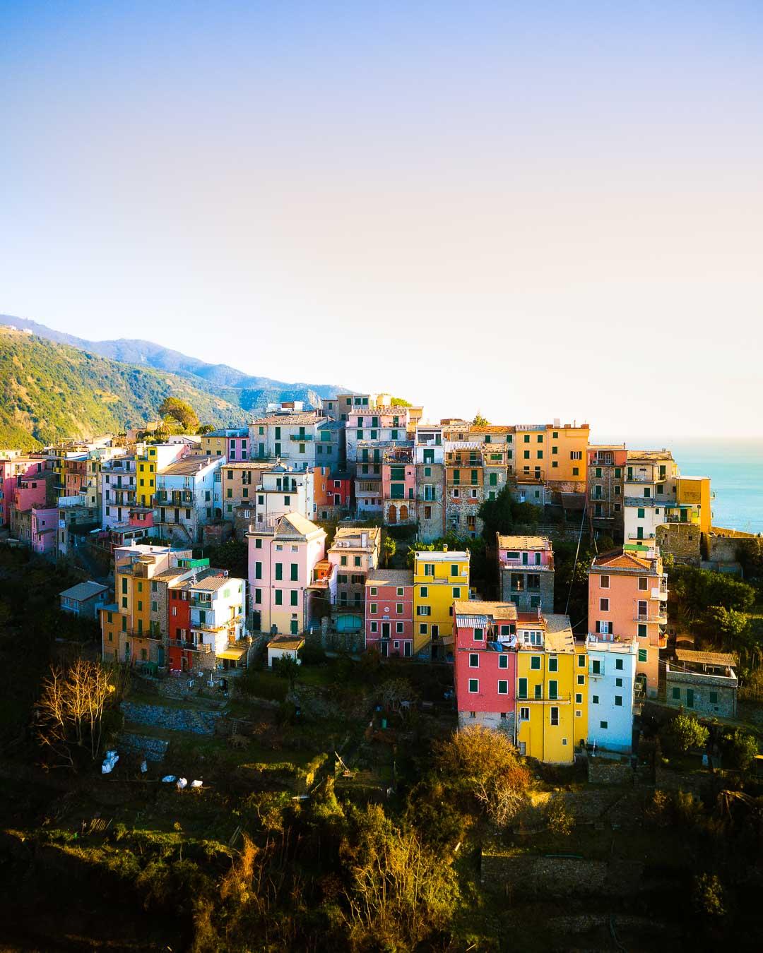colorful houses of corniglia hotels from above