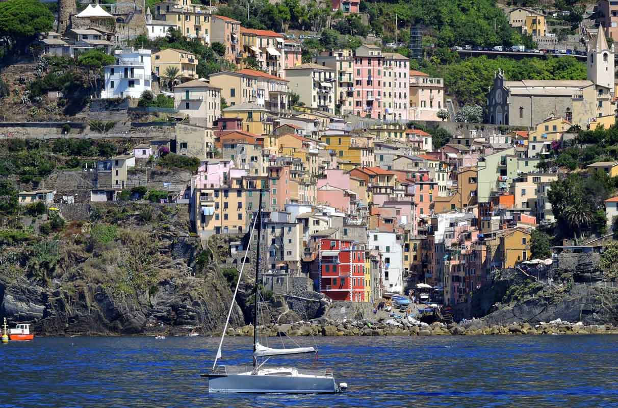 cruise ship in front of riomaggiore perfect for a cinque terre boat tour