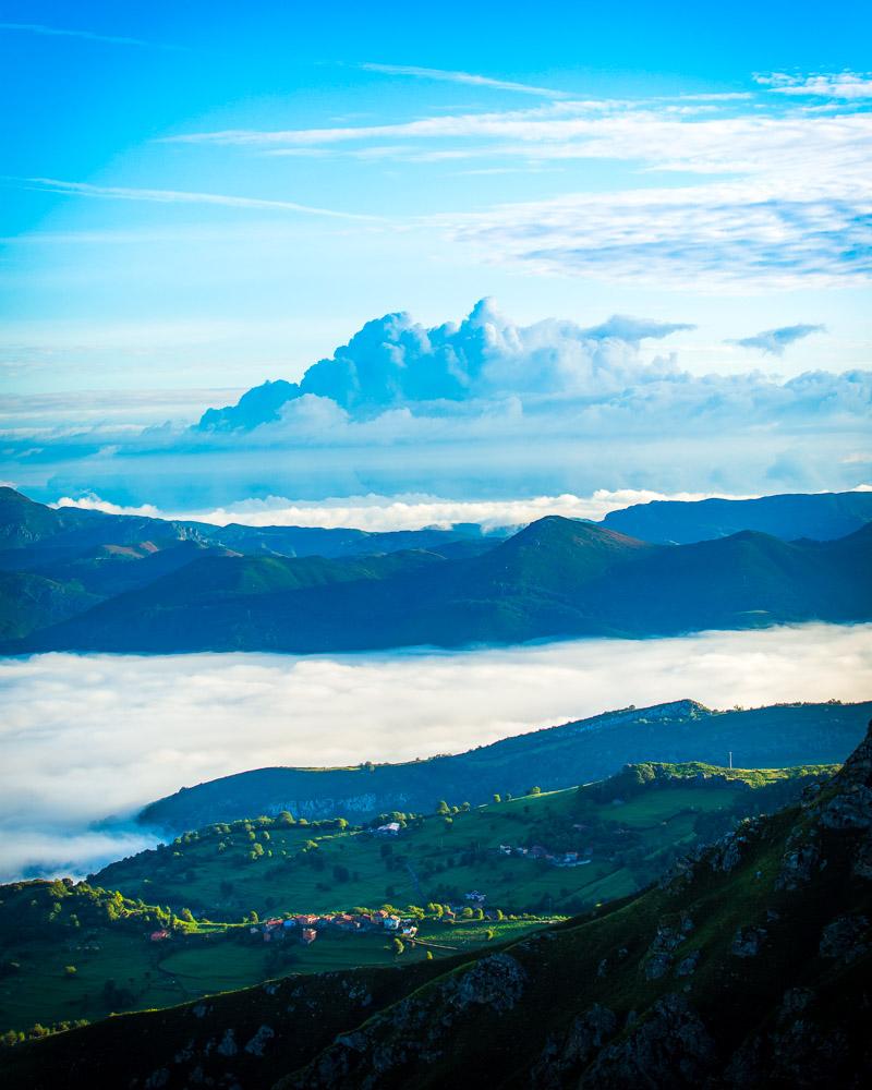 clouds inversion at the mirador de la reina