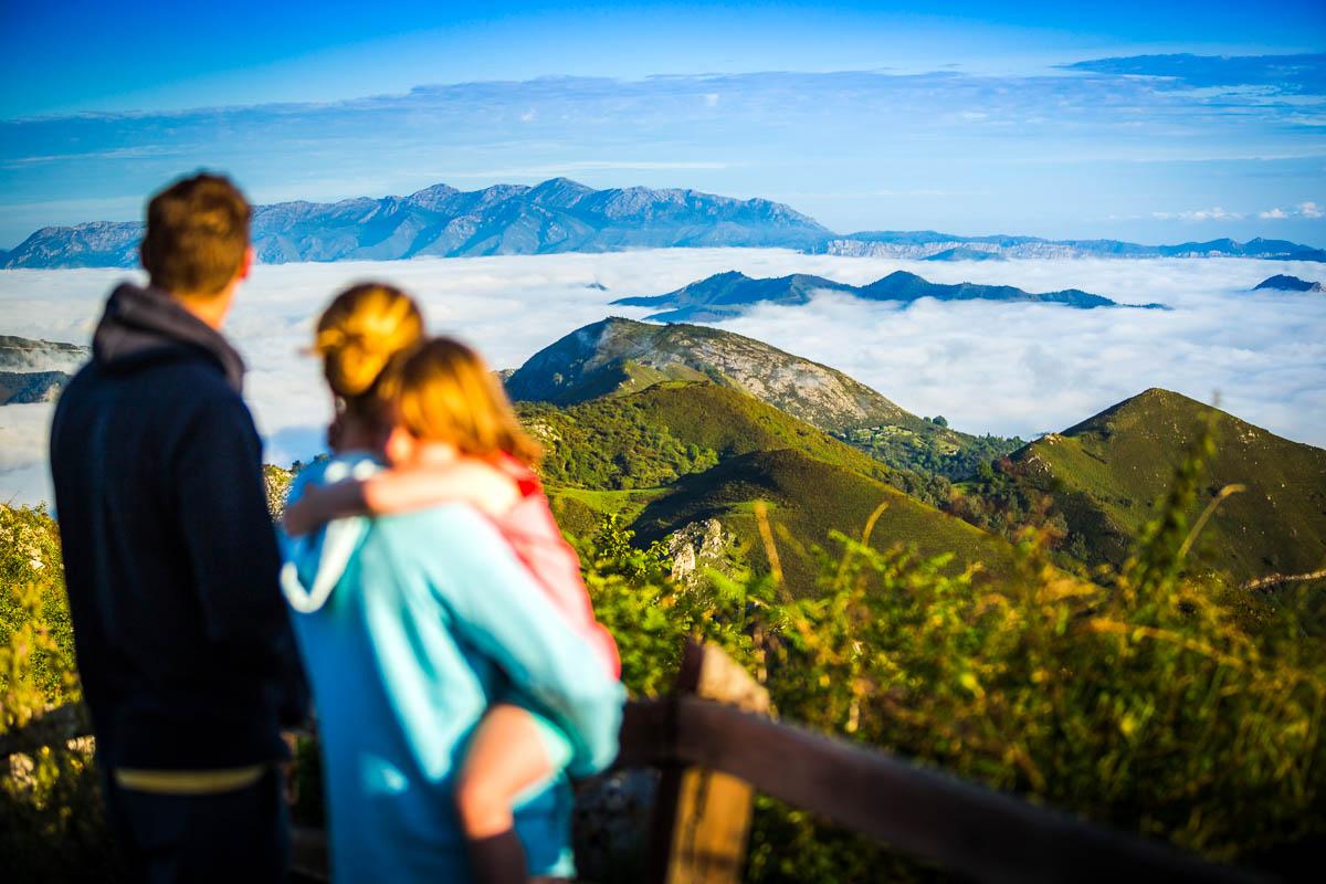 family watching the view at the mirador de la reina asturias