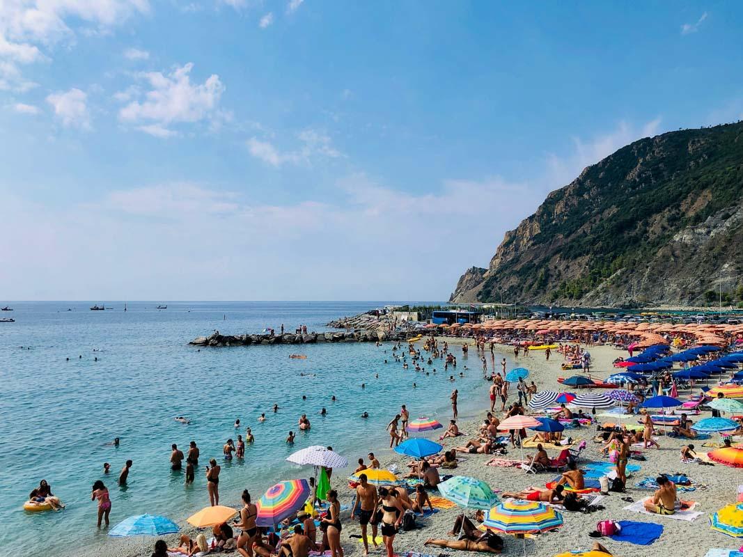 crowds on monterosso beach