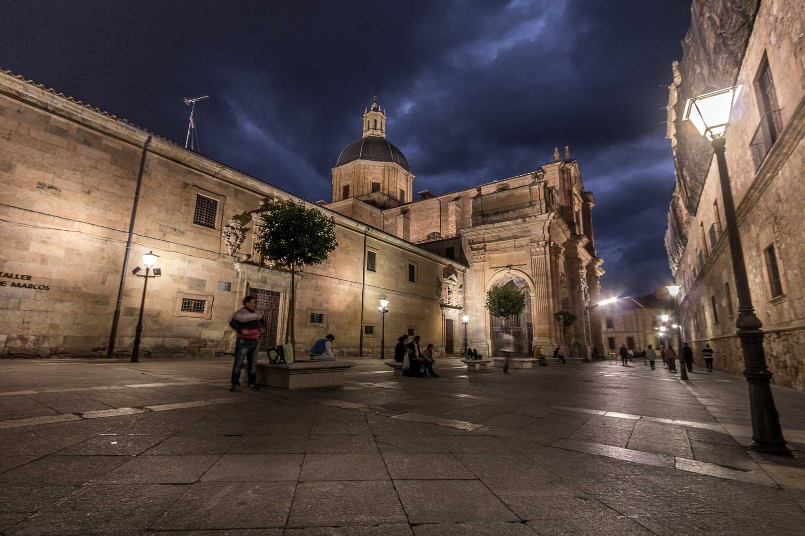 exploring salamanca at night during a madrid to salamanca day trip