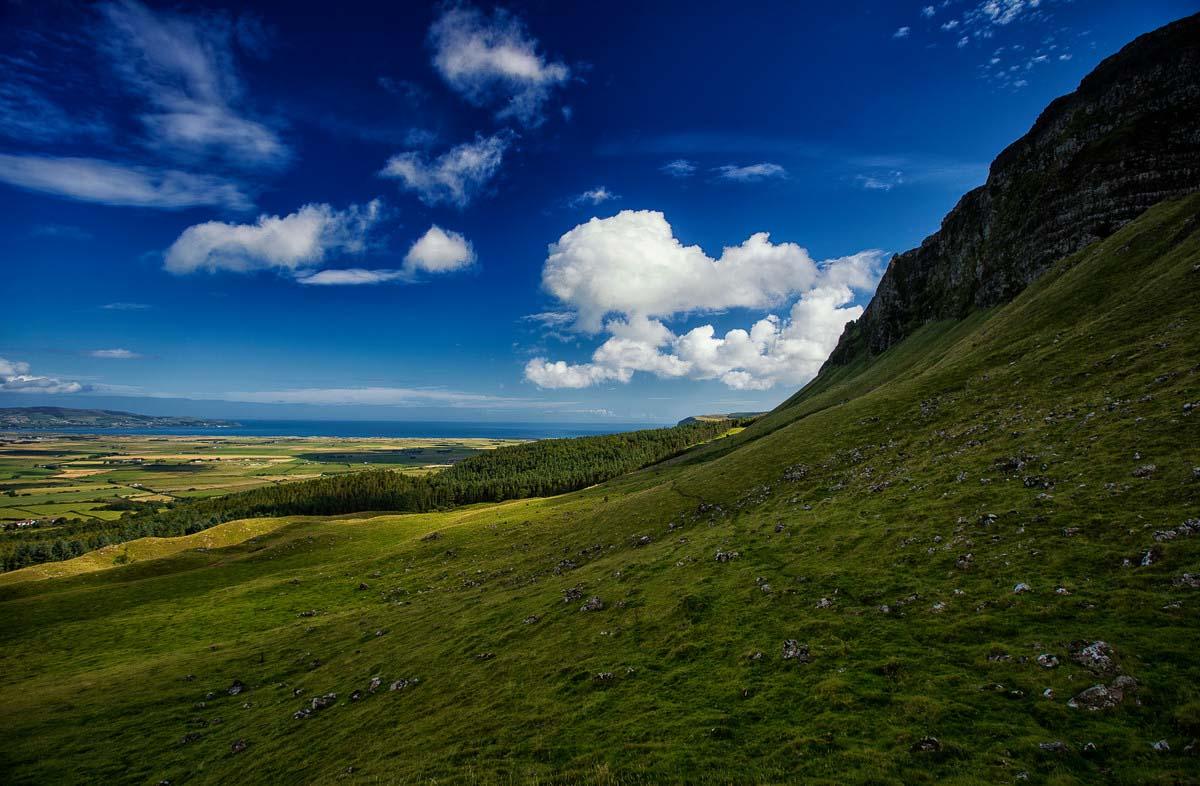 game of thrones filming location ireland binevenagh dothraki grasslands