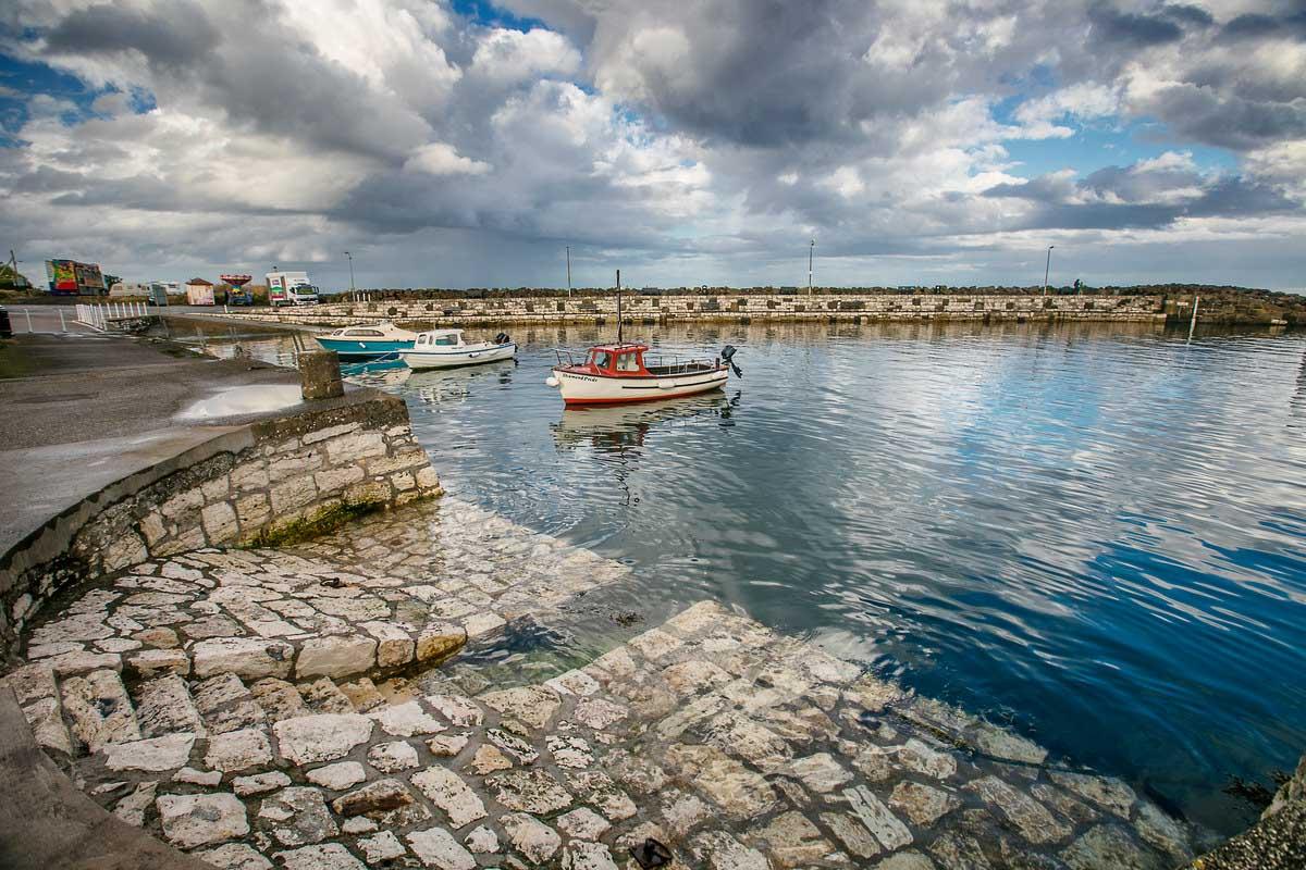 game of thrones filming locations ireland carnlough harbour braavos canal