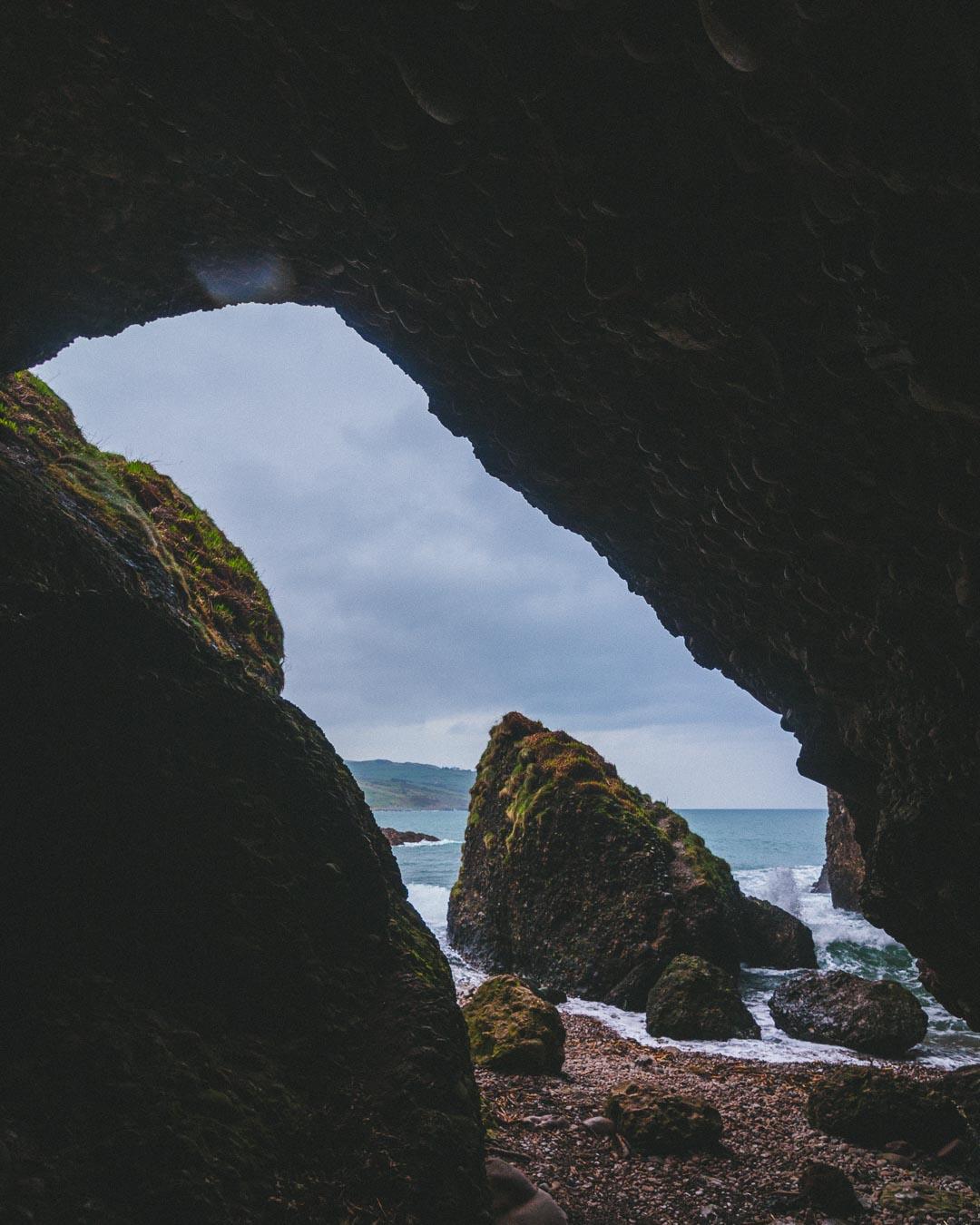 game of thrones filming location ireland cushendun caves cove in the stormlands