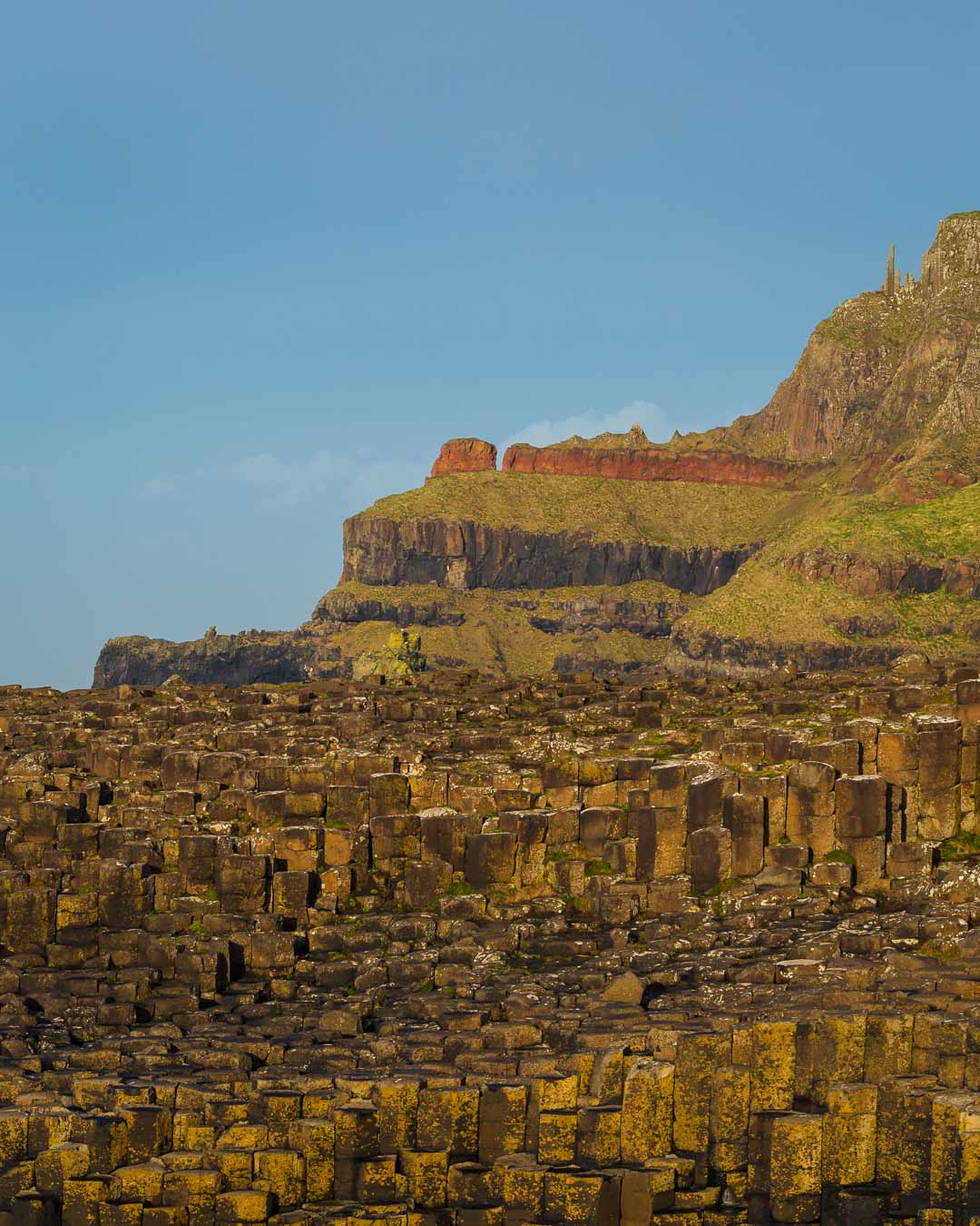 the chimney tops of giant's causeway