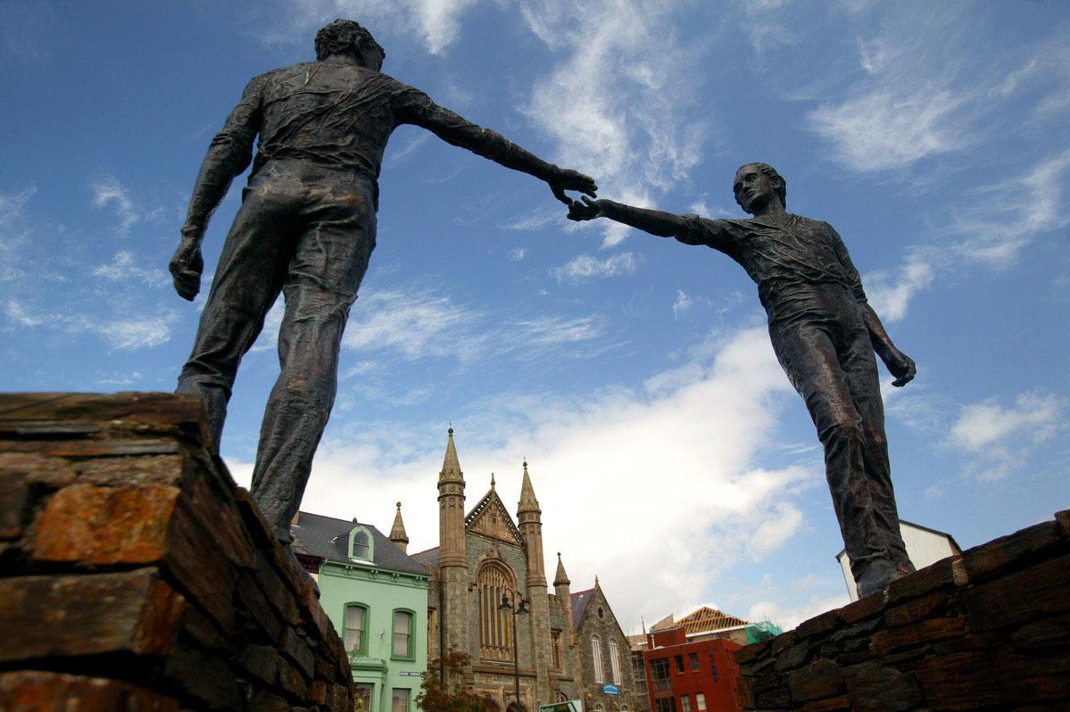 Hands across the Divide Derry londonderry