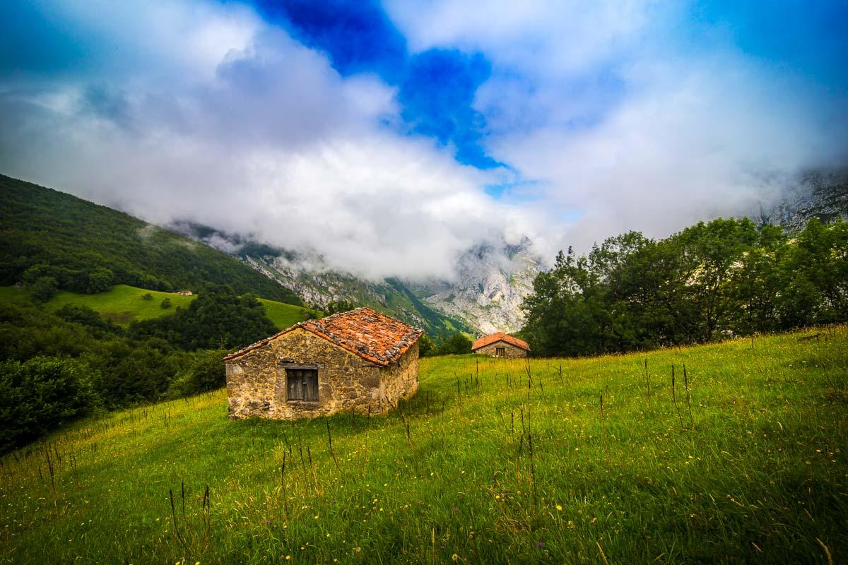 2 mountain huts in asturias spain