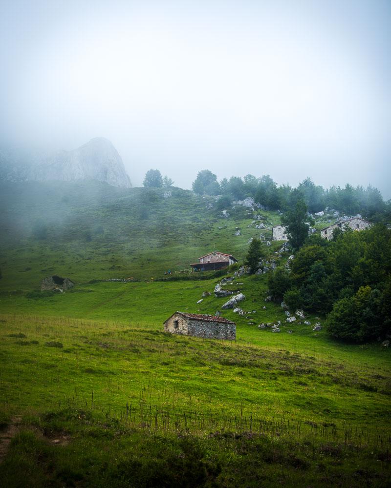 hiking up to the refugio de la tenerosa