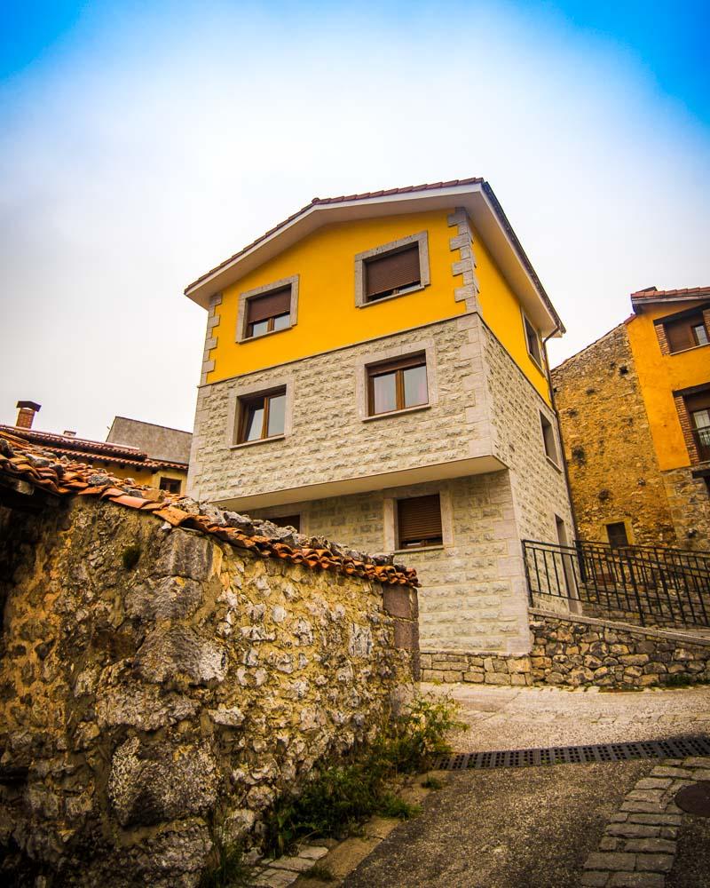 yellow stone house in sotres