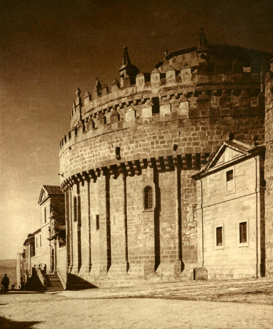historical photo of the back of the avila cathedral