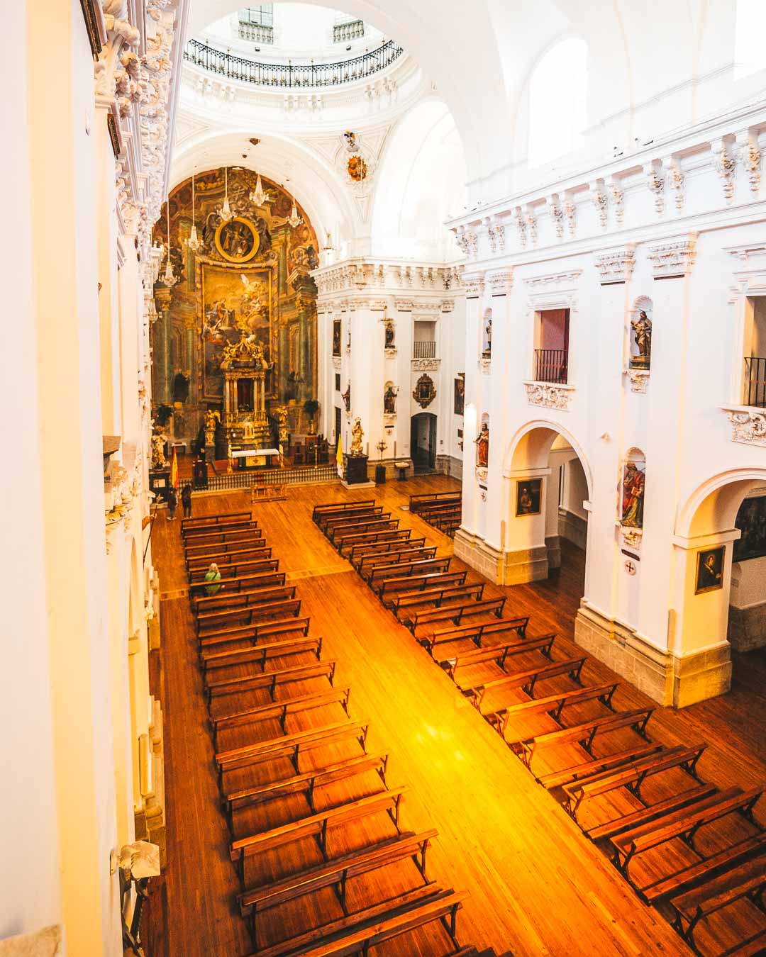 the nave of the san ildefonso church from above