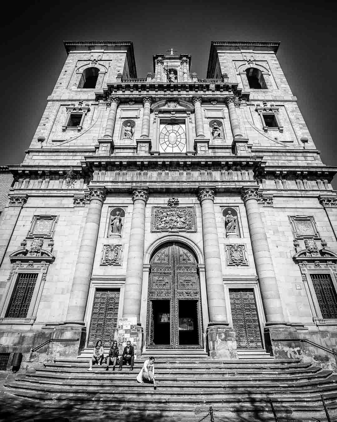 iglesia de los jesuitas toledo spain in black and white