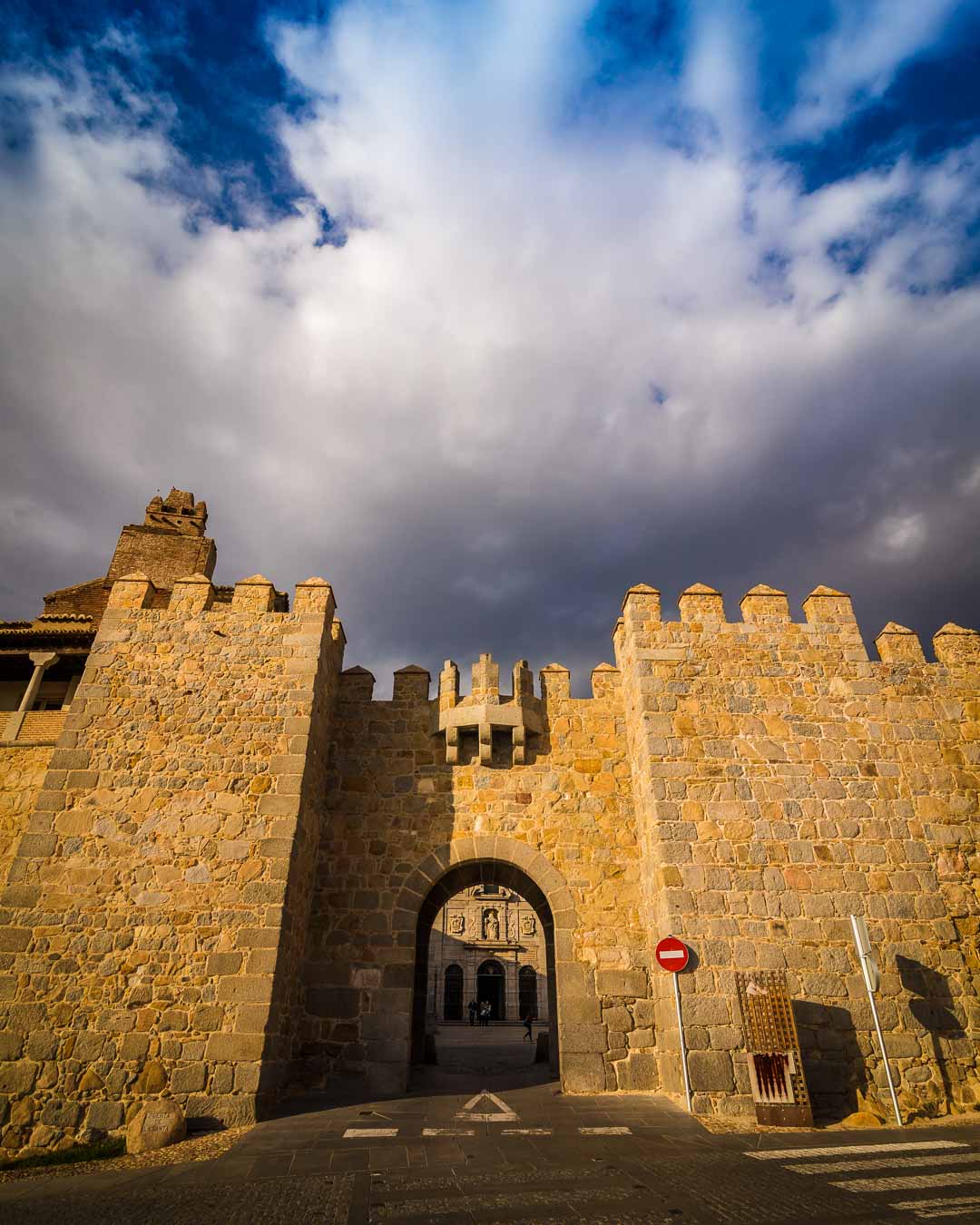 puerta de santa teresa from the outside