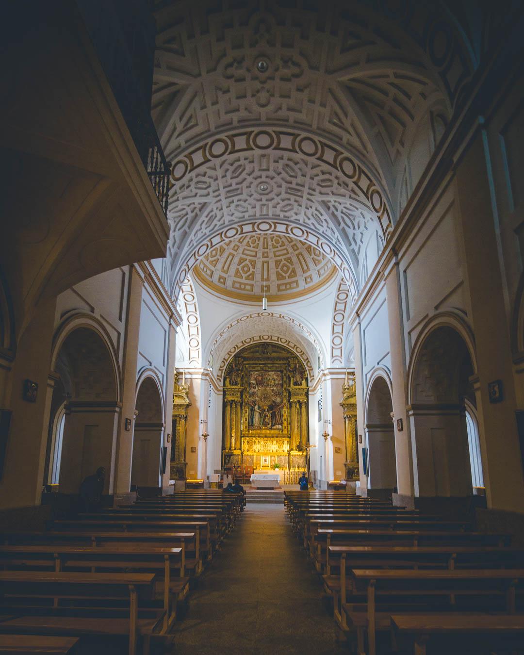 the nave of the santa teresa de avila church