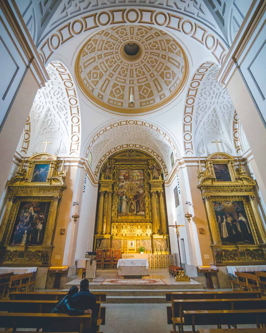 altar in st teresa of avila church