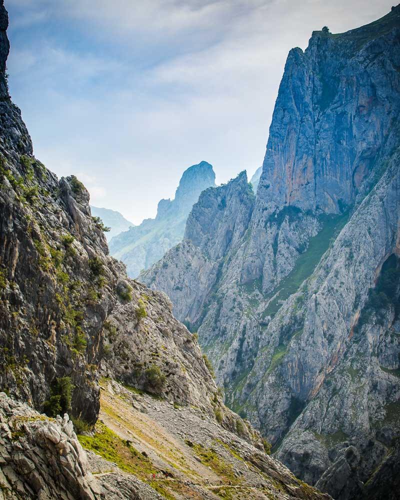 layers of mountains on the cares trail