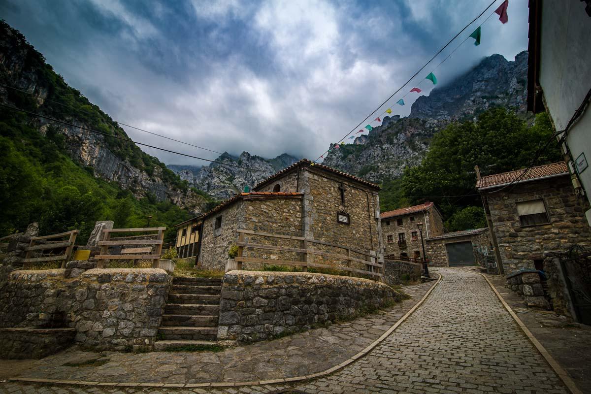 church of cain under the mountains