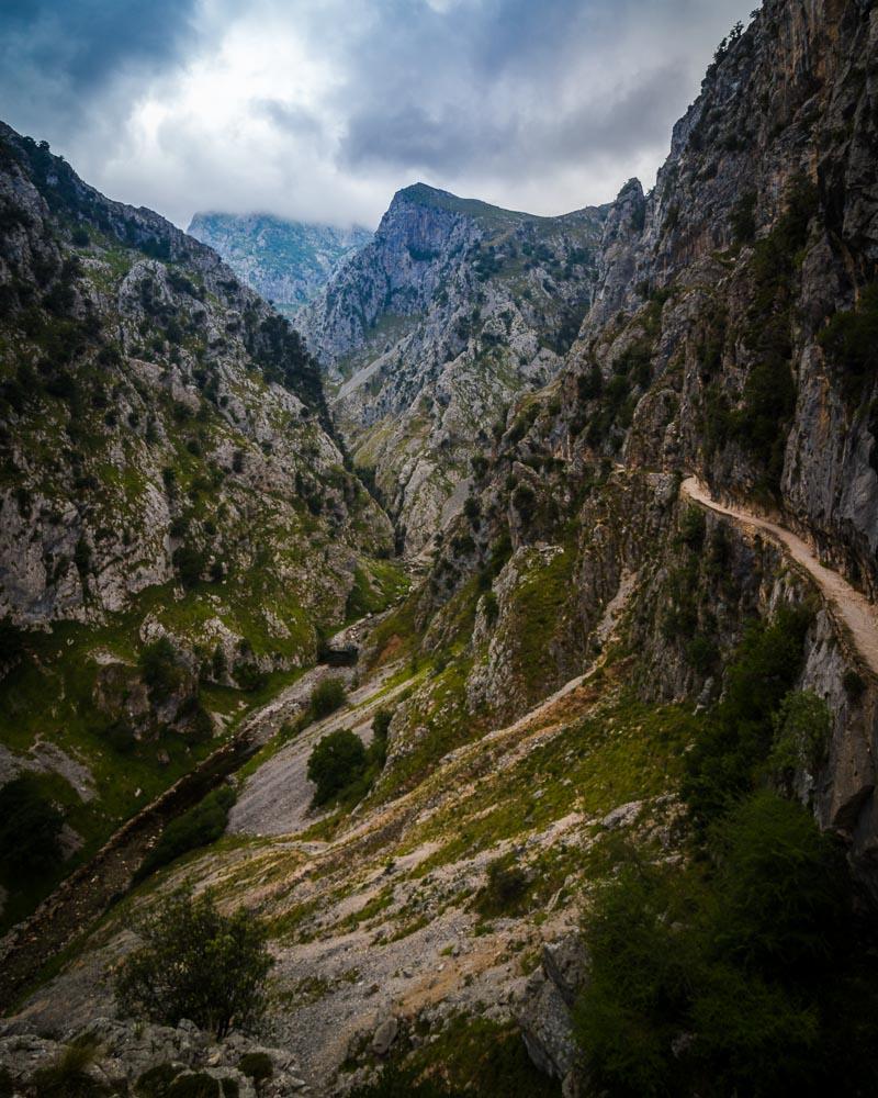 hike of ruta del cares on the side of the mountain