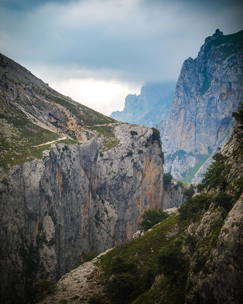 the climb back to poncebos