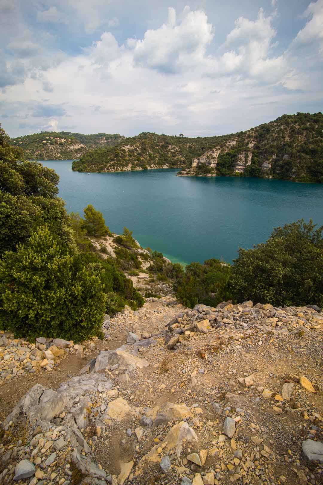 the path to lac esparron de verdon