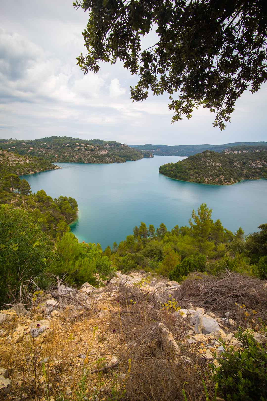 beautiful lake in gorges du verdon