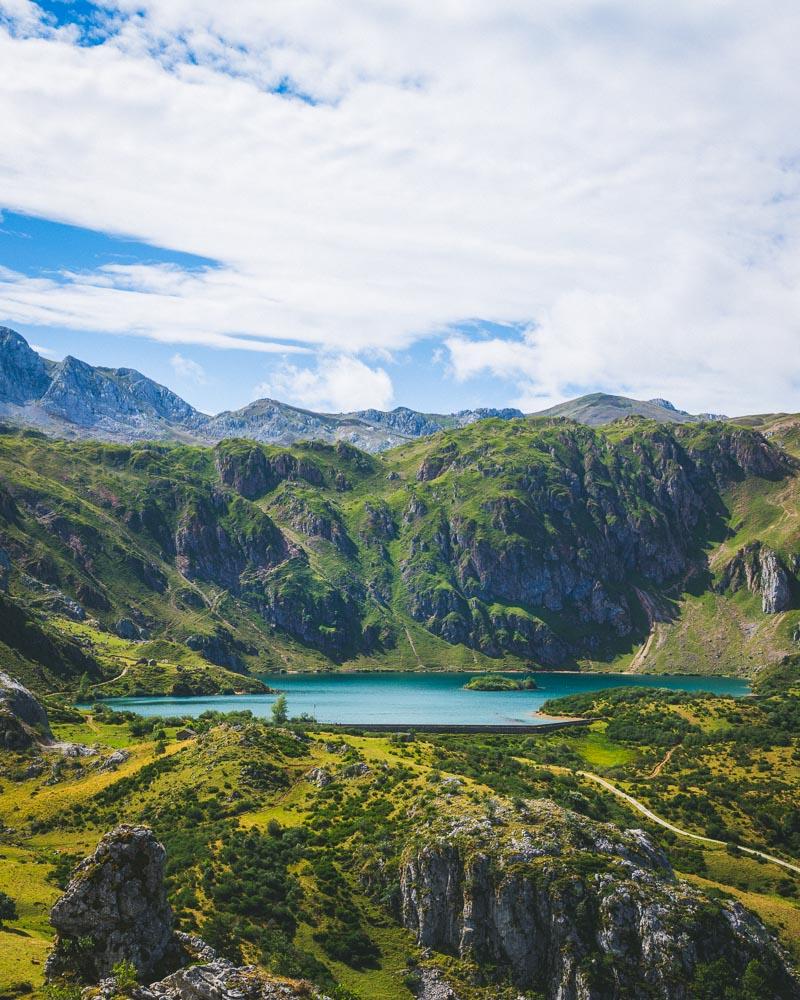 zoomed in view of the lago del valle