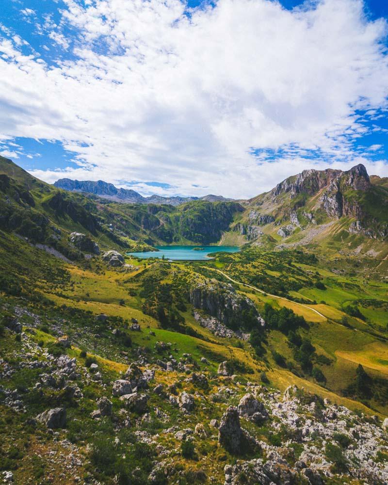 hiking the ruta valle del lago somiedo