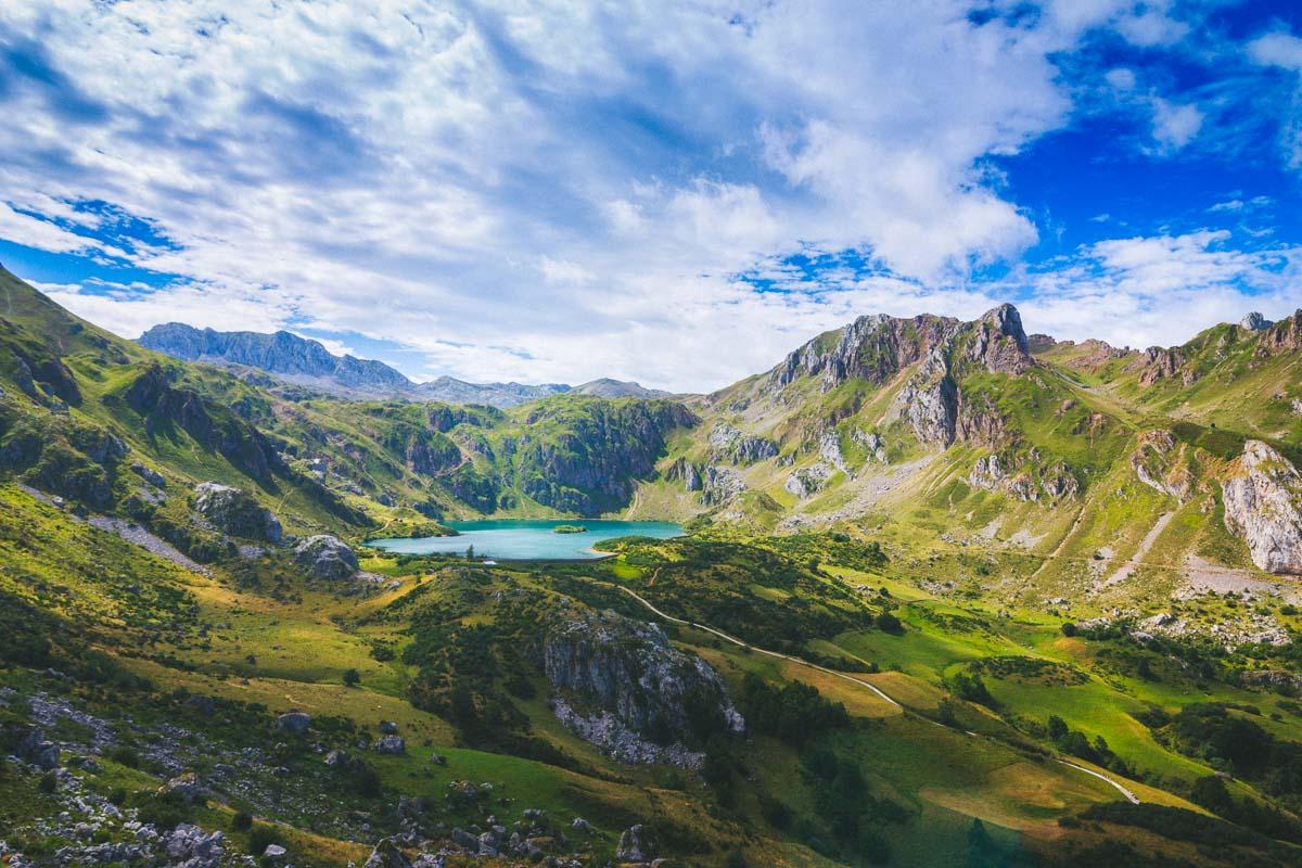 main view above the lago del valle somiedo spain