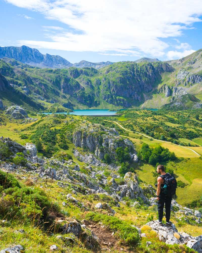 kevmrc in front of the lago del valle asturias