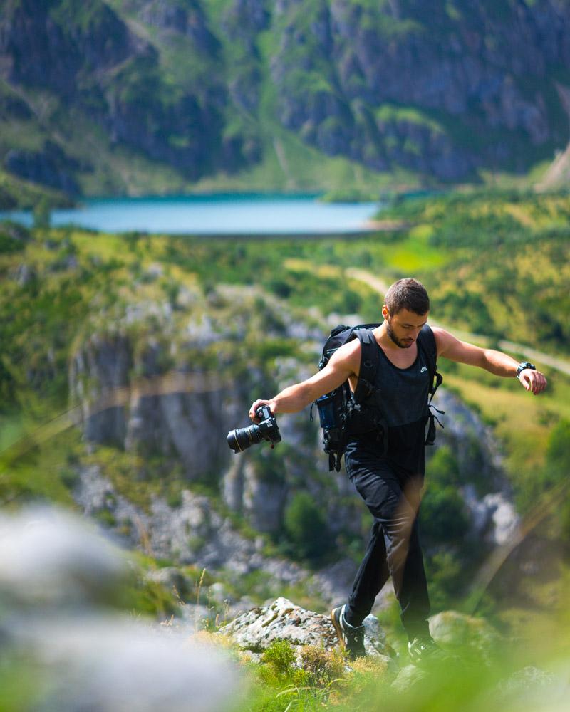 kevmrc jumping in front of the lago del valle somiedo