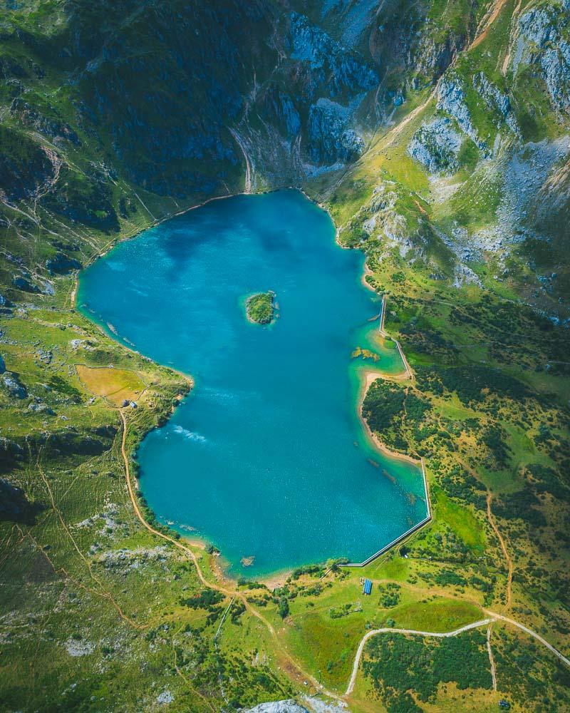 view of the lago del valle from right above