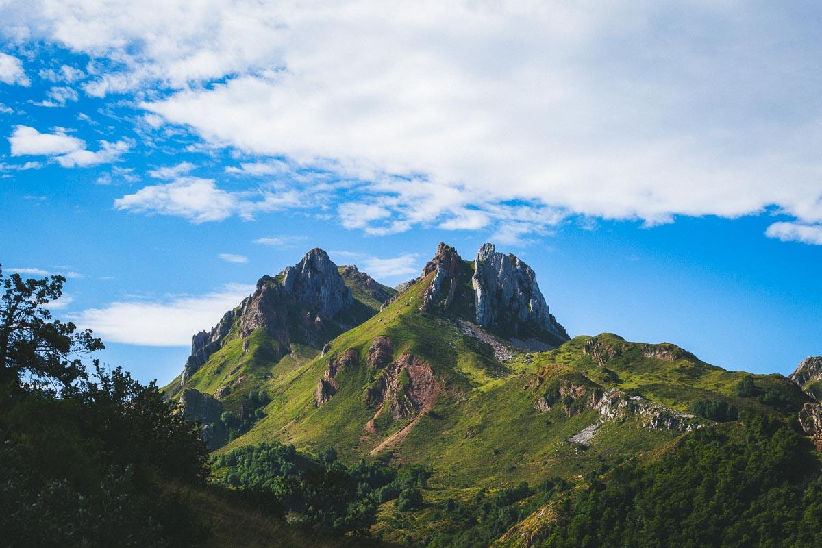 view on the mountains on the ruta valle del lago