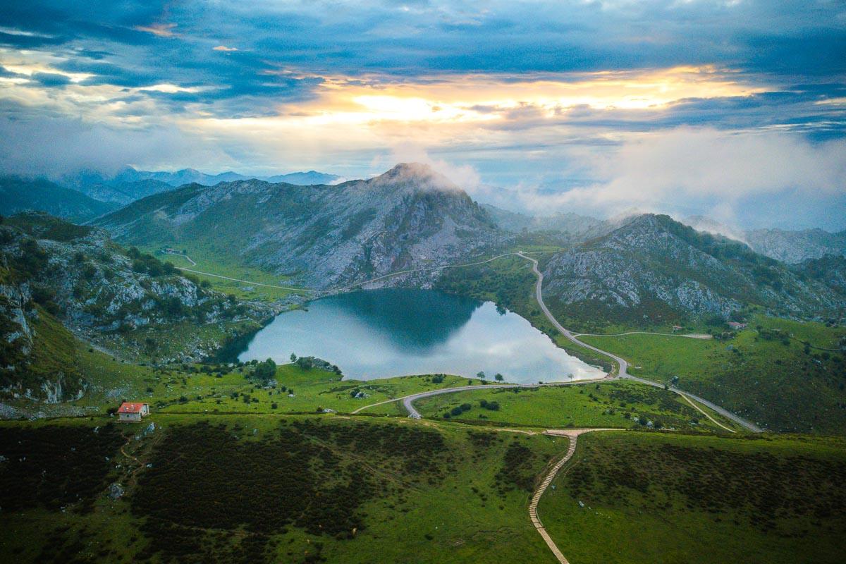 Hiking Picos de Europa – The Ultimate Guide (+ free maps)