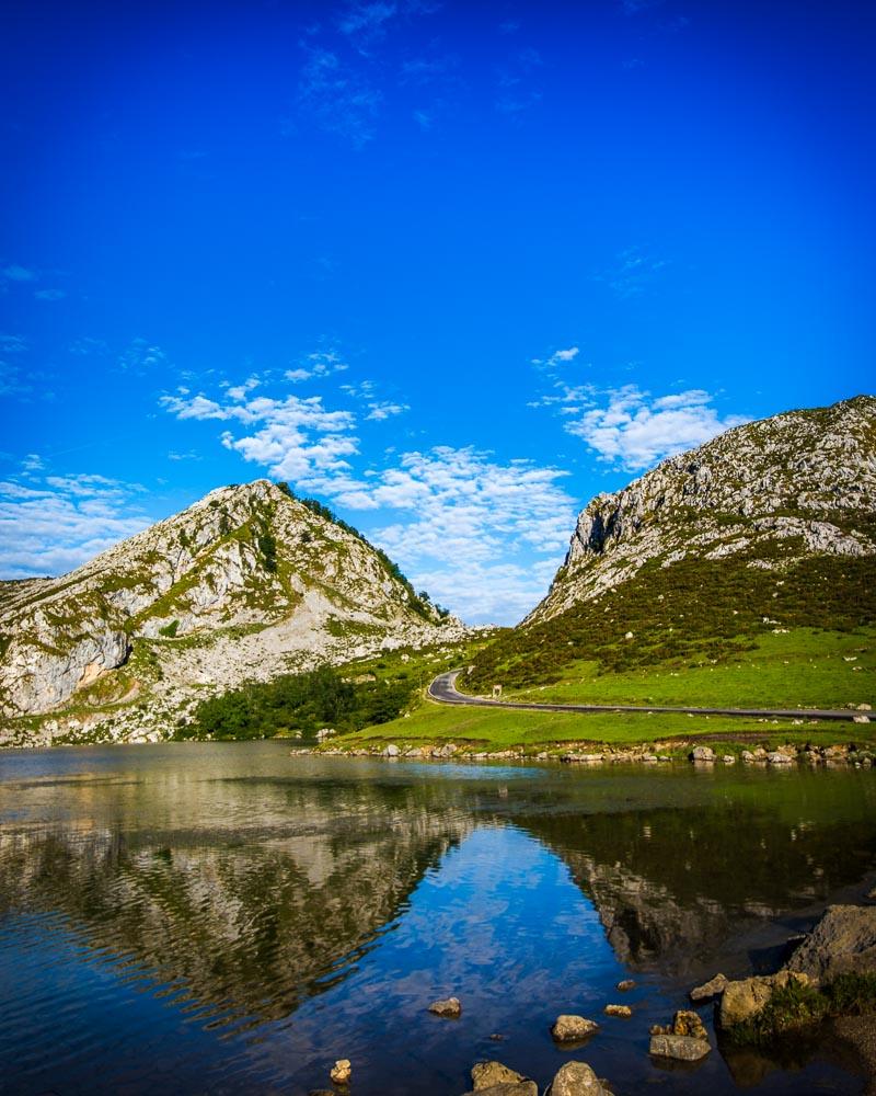 morning reflection at lago enol