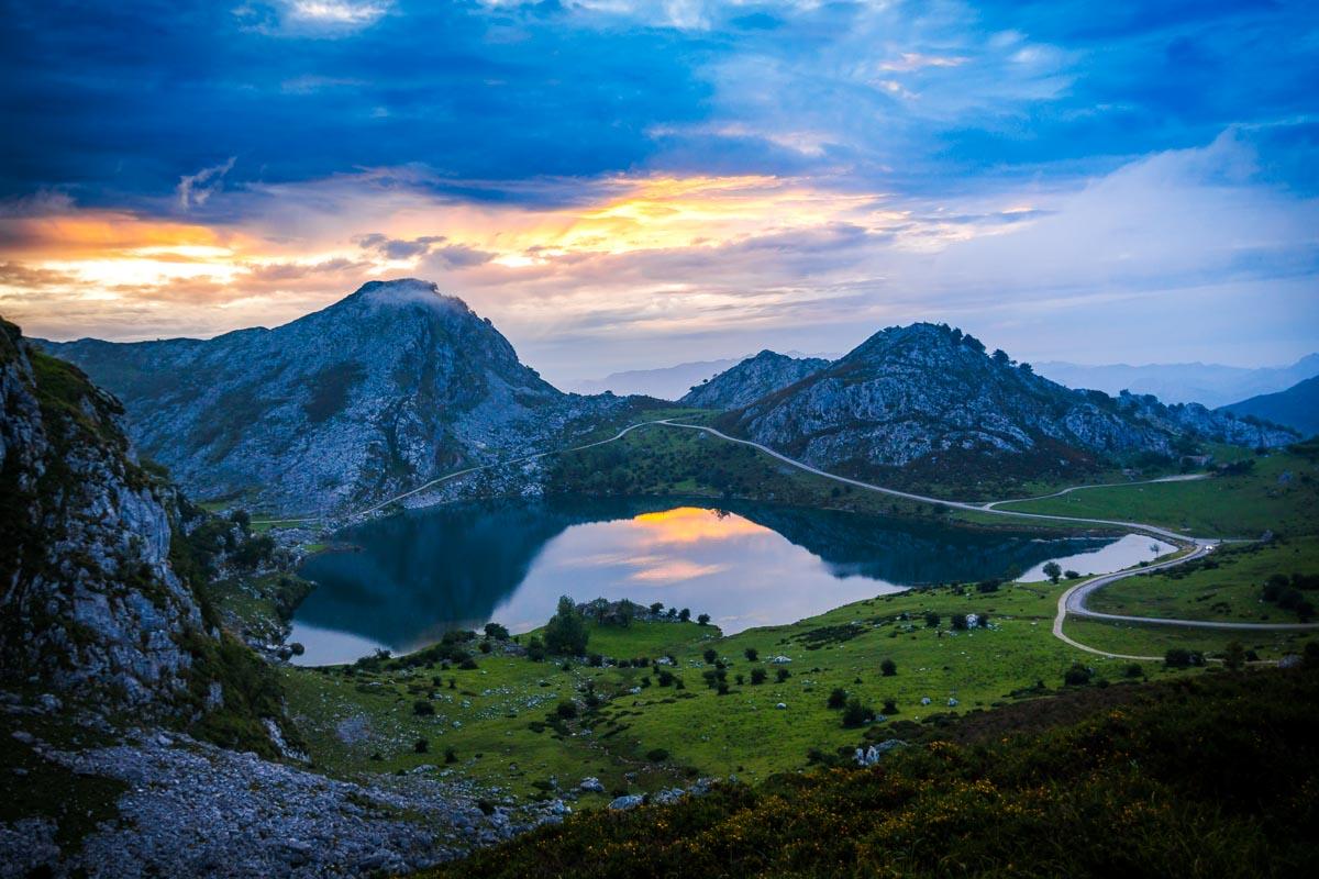 seeing the sunset from the webcam lagos de covadonga