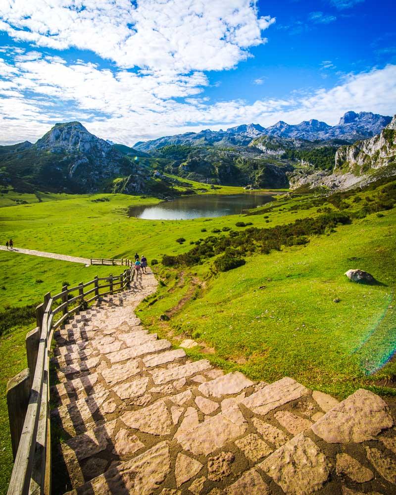 going down to the bus lagos de covadonga from the mirador